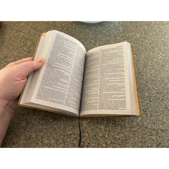 HOLY BIBLE Old & New Testaments Black   - GODS Word - Picture 3 of 4